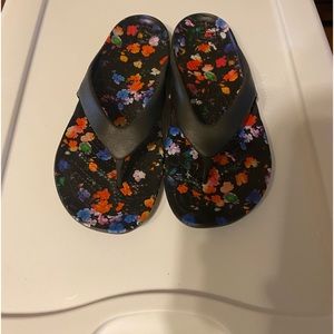 Crocs Women’s Plastic flip-flops 9